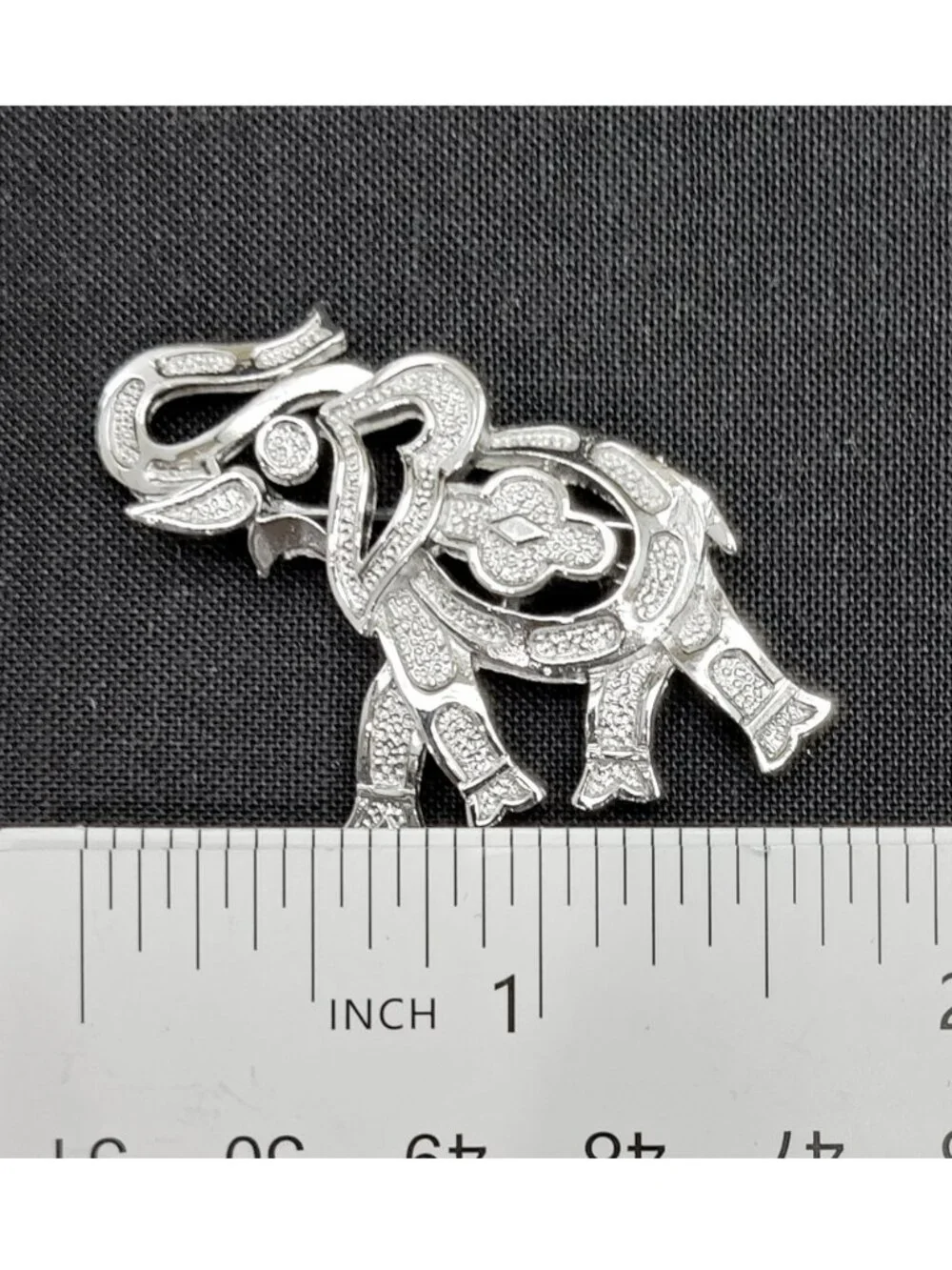 Vintage 1960s Signed CROWN TRIFARI Silver Plated Elephant Brooch L’Orient - Picture 3 of 3